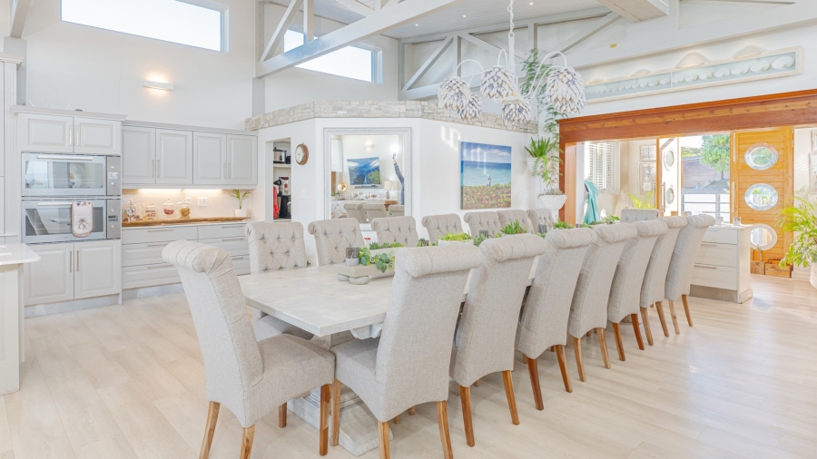 6 Bedroom Property for Sale in Struisbaai Western Cape